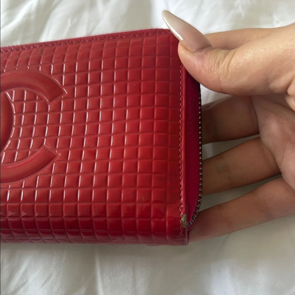 AUTHENTIC CHANEL WALLET - Picture 6 of 7